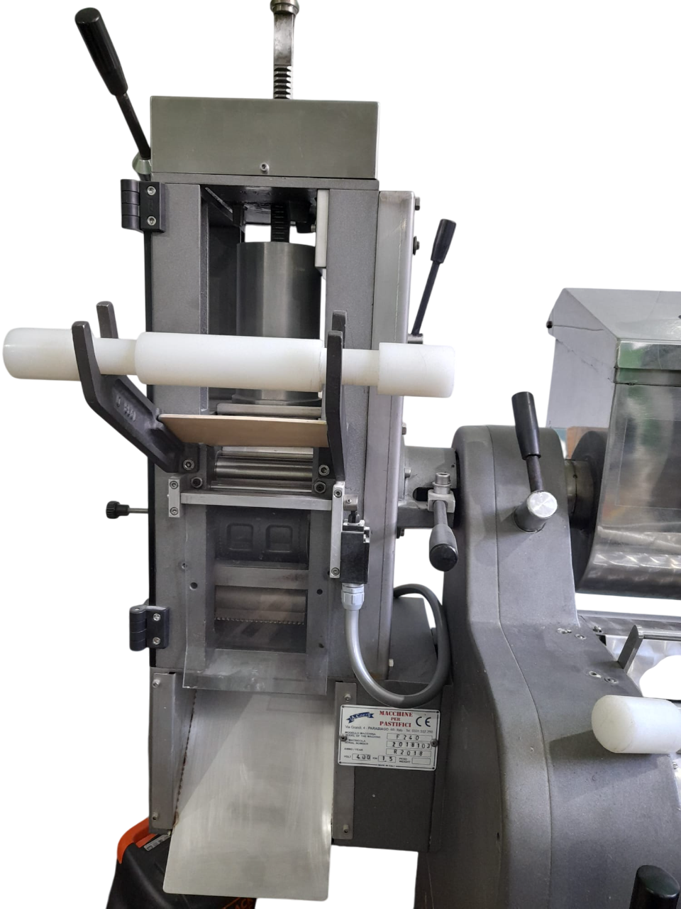 Gruppo Ravioi della macchina pasta fresca combinata in primo piano